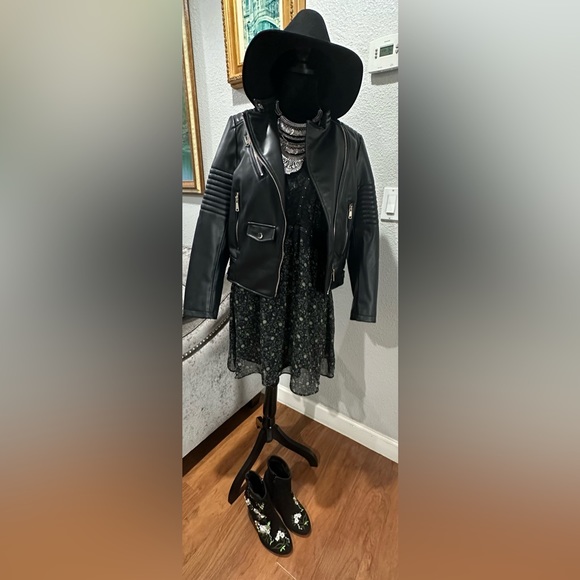 Zara M size short dress ( 100% Polyester ) - Picture 4 of 12